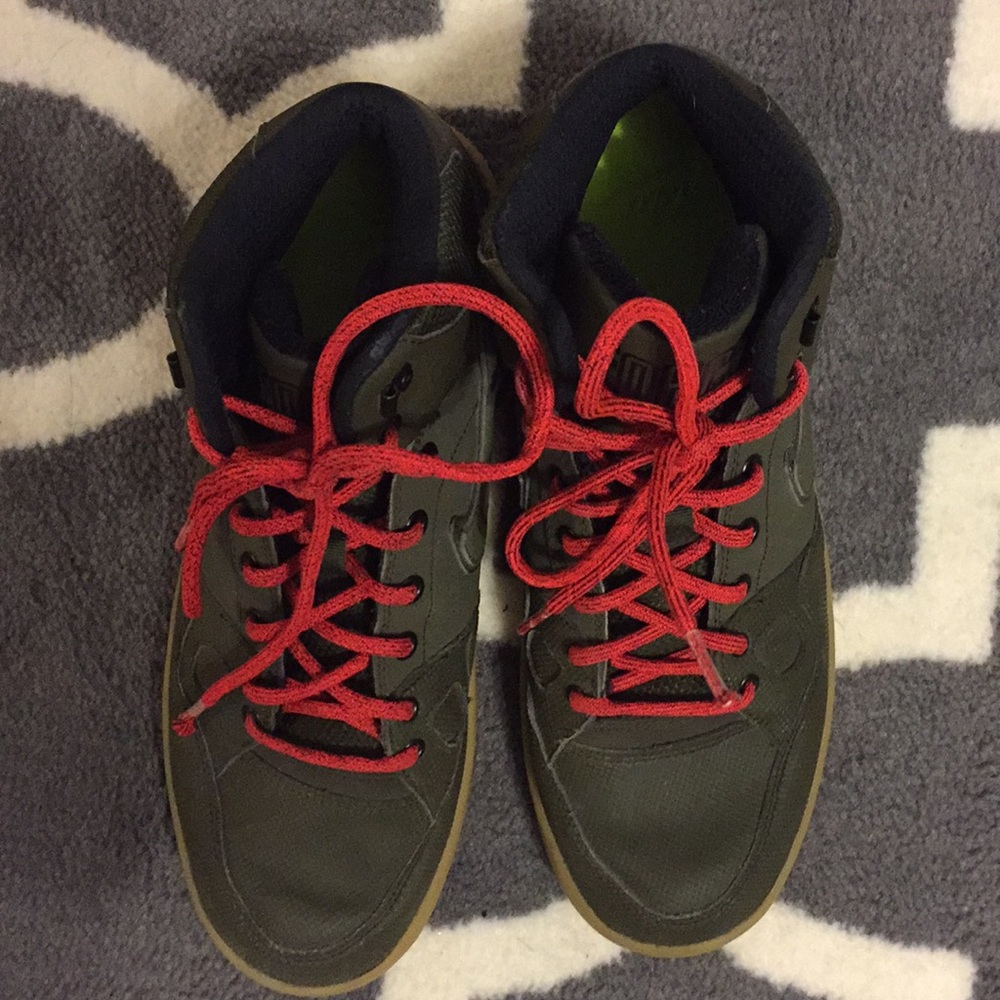 Nike Hightops - Picture 3 of 5